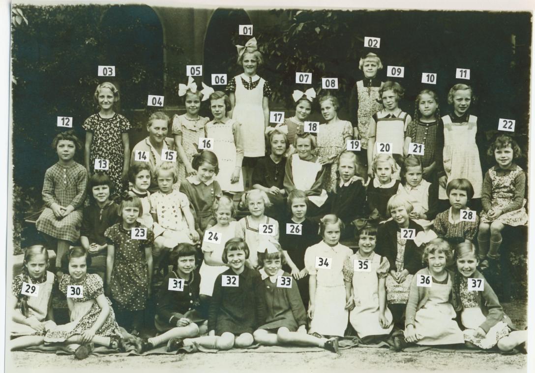 1082b Volksschule Anrath Jahrgang 1929-30