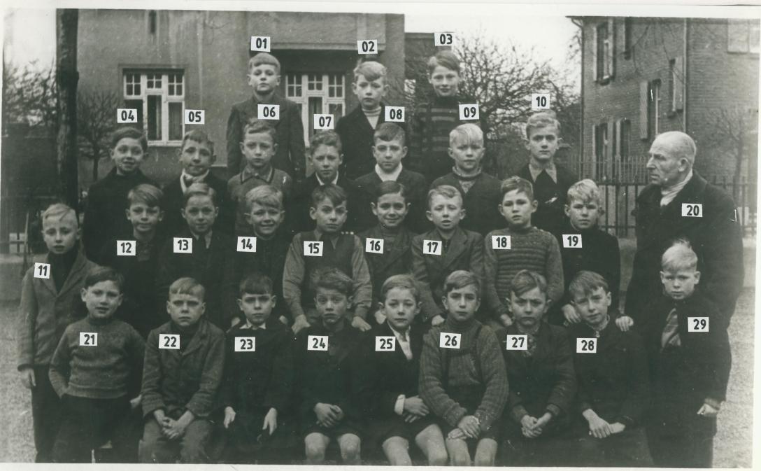 1122b Volksschule Anrath Jahrgang 1937-38
