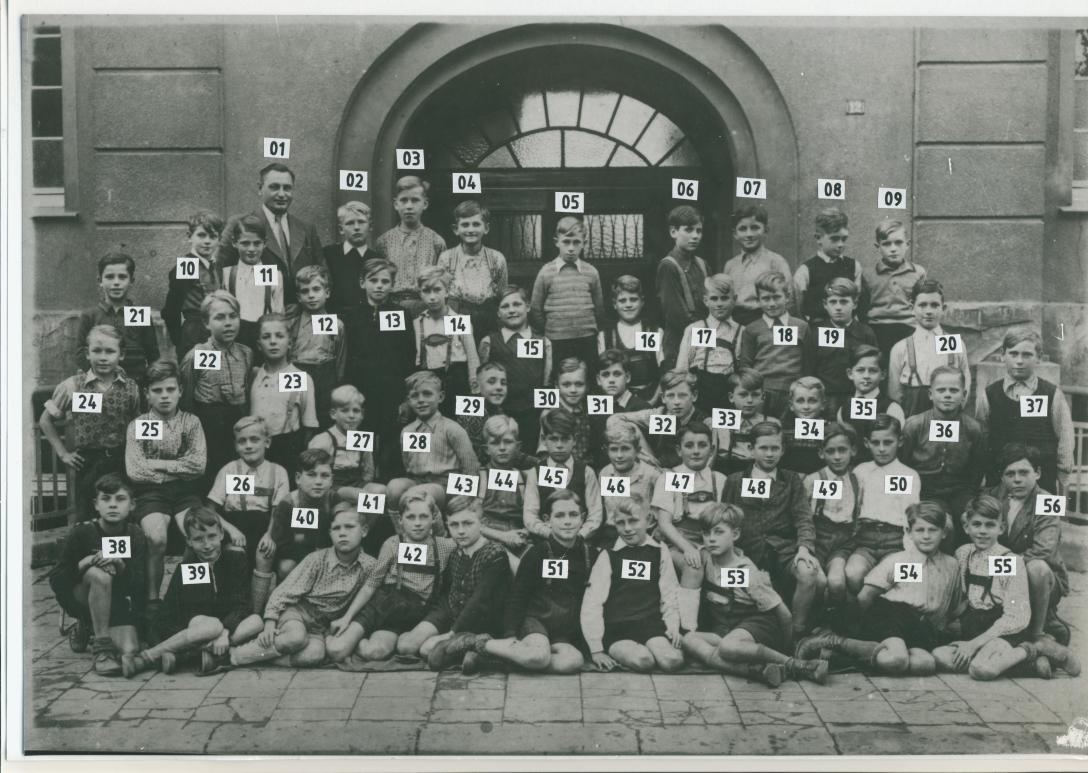 1125b Volksschule Anrath Jahrgang 1937-38