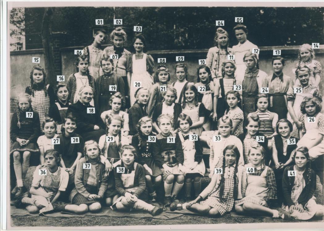 1126b Volksschule Anrath Jahrgang 1937-38