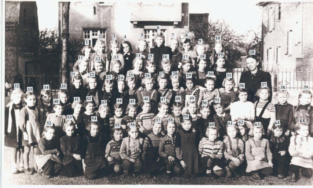 1151b Volksschule  Anrath Jahrgang 1940-41