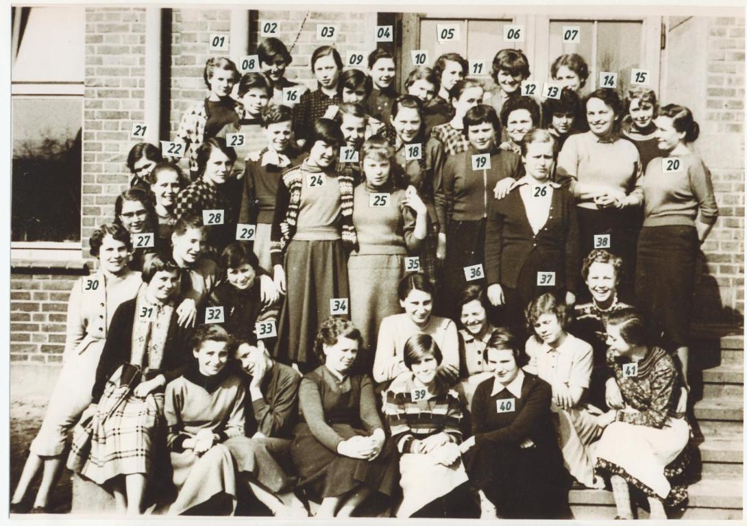 1160b Volksschule  Anrath Jahrgang 1940-41